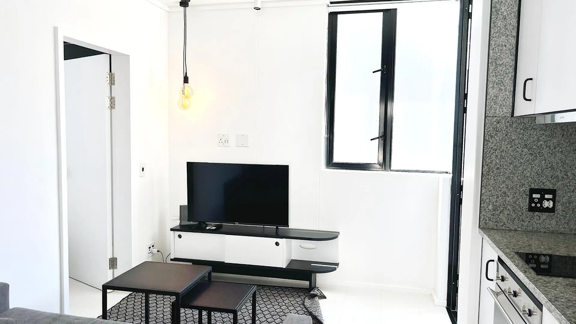 Flamingo No Loadshedding Apartment Cape Town